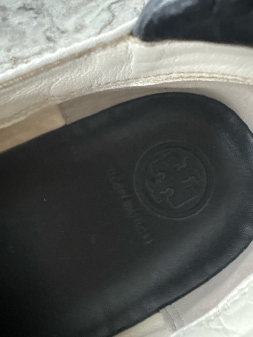 Tory Burch Colorblock Slip-On Sneakers – White/Black Leather Logo Size 8 - Picture 6 of 8